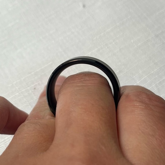 8mm Tungsten Black Ring Band Matted Beveled Edges Comfort Fit new - Picture 2 of 7